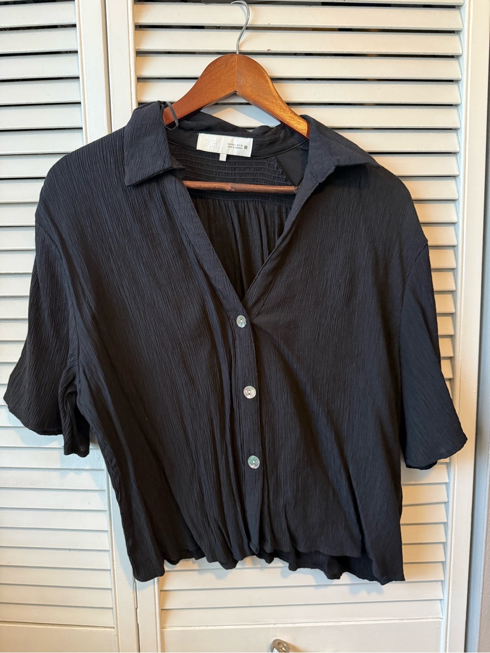 Zara Black Cropped Button-Front Shirt